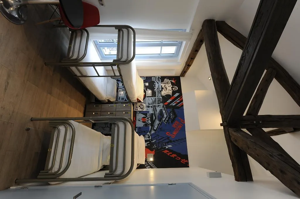 Hostel The 3 Ducks Eiffel Tower By Hiphophostels *