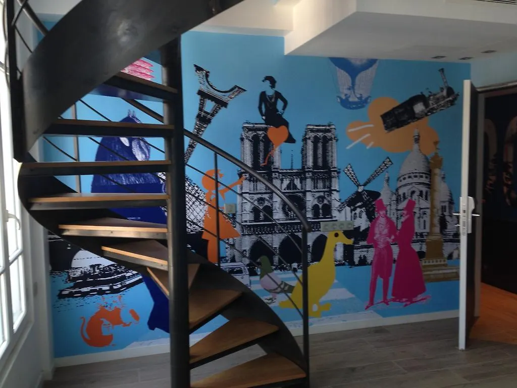 Hostel The 3 Ducks Eiffel Tower By Hiphophostels *
